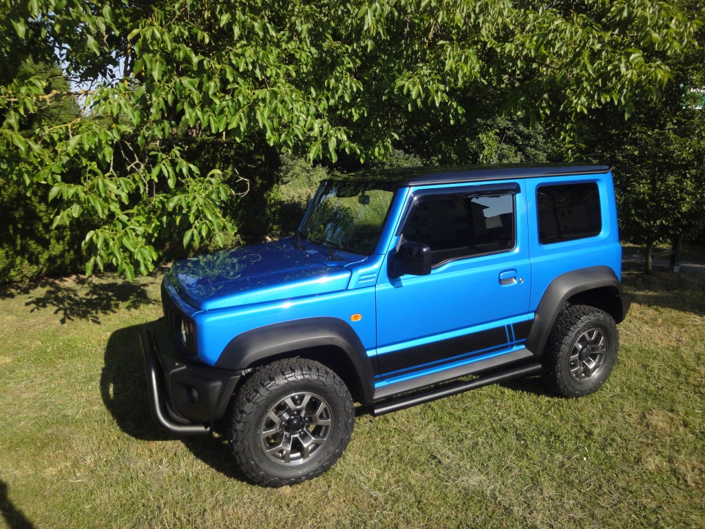 Jimny in blau - Autohaus Griesbeck